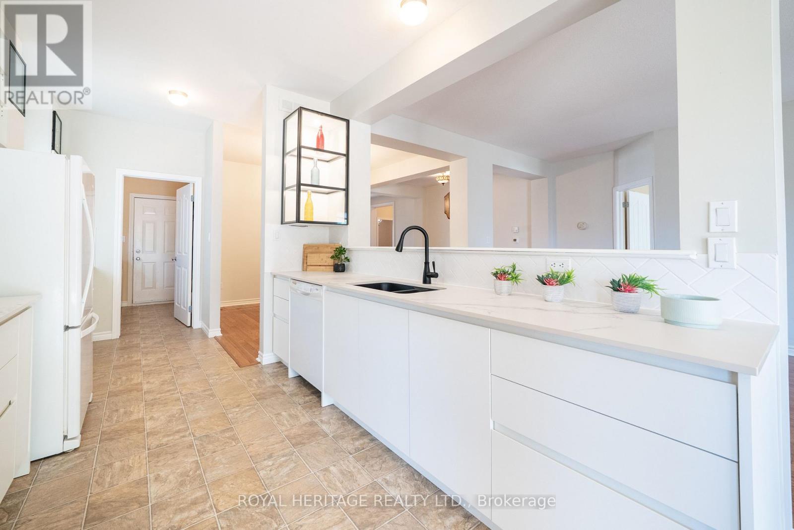 58 Elmdale Drive, Prince Edward County, Ontario  K0K 3L0 - Photo 6 - X12853032