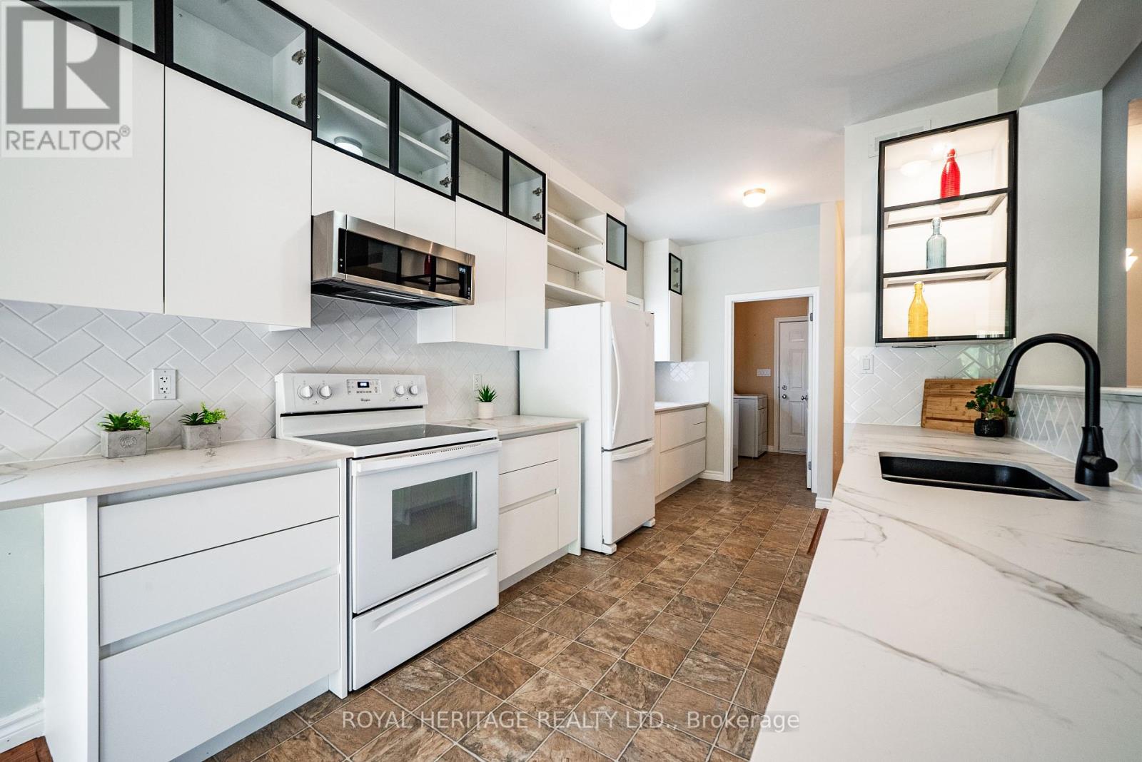58 Elmdale Drive, Prince Edward County, Ontario  K0K 3L0 - Photo 7 - X12853032