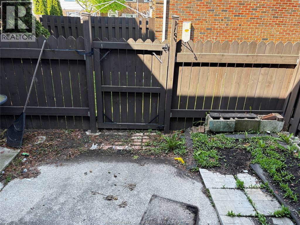 3057 Meadowbrook Lane Unit# 3, Windsor, Ontario  N8T 3C5 - Photo 18 - 26009956