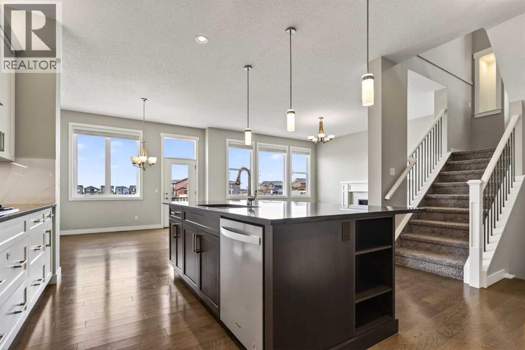 48 Evansfield Manor Nw, Calgary, Alberta  T3P 1J9 - Photo 5 - A2303982