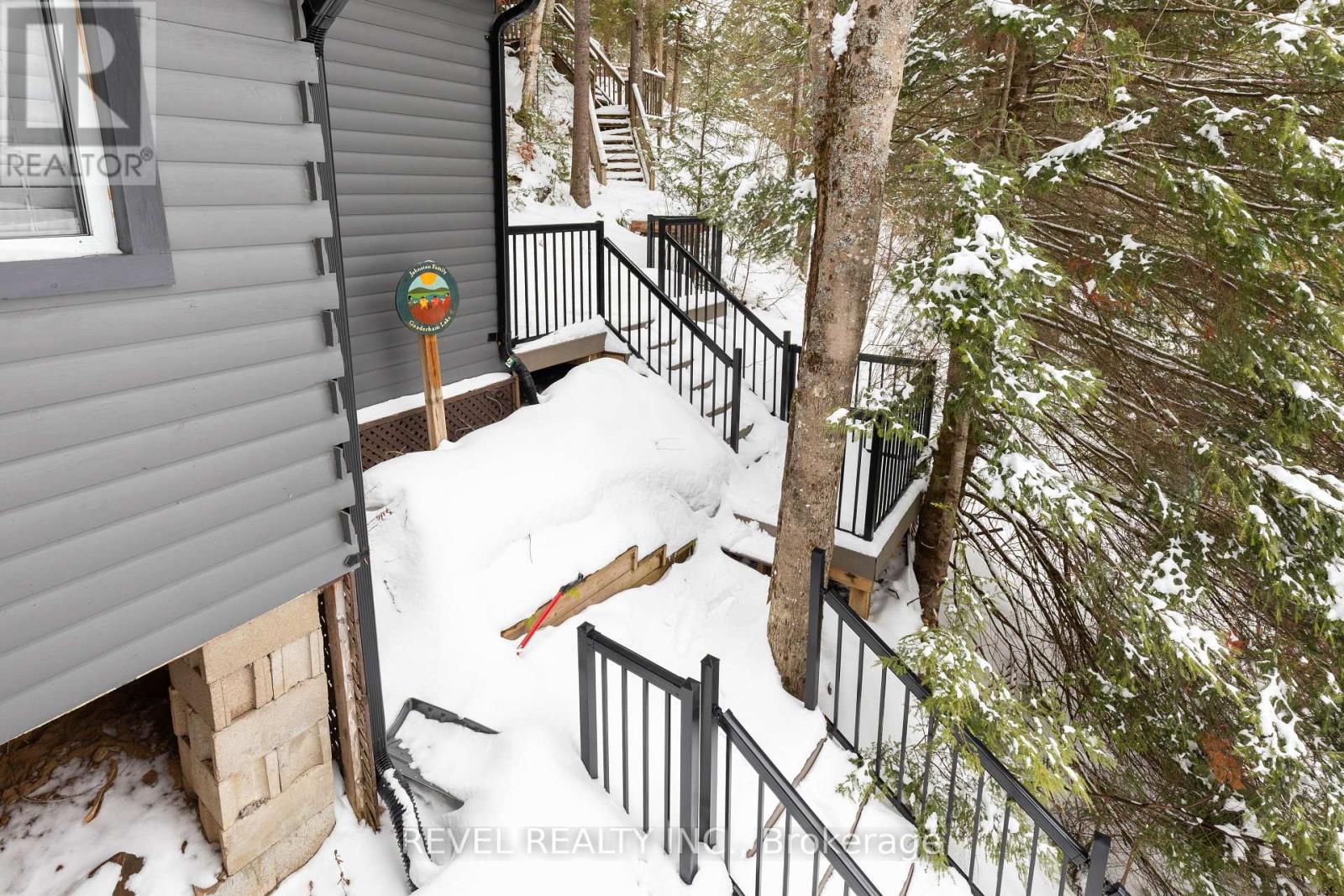 1129 Lakeshore Road, Highlands East, Ontario  K0M 1R0 - Photo 35 - X12909984