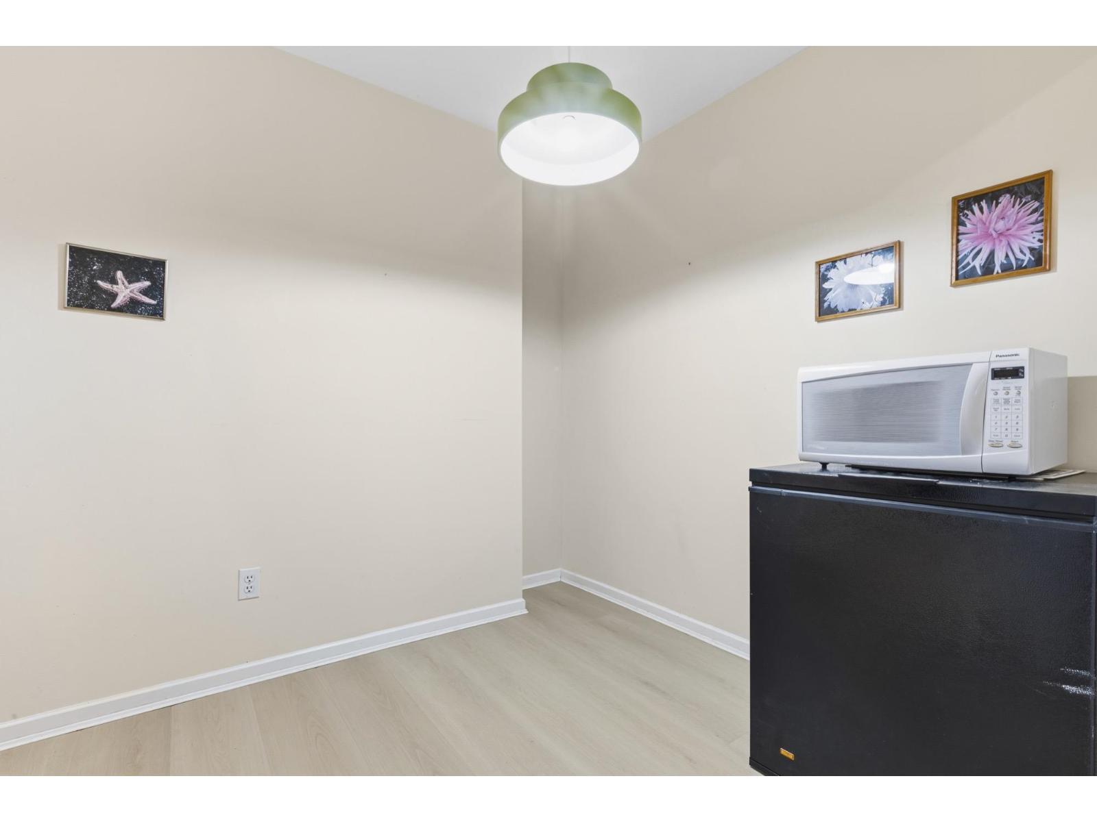 204 1533 Best Street, White Rock, British Columbia  V4B 4E9 - Photo 16 - R3118447