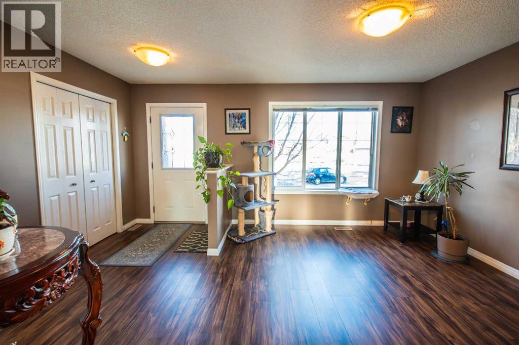 11 Saddlebrook Mews Ne, Calgary, Alberta  T3J 0B3 - Photo 5 - A2279158