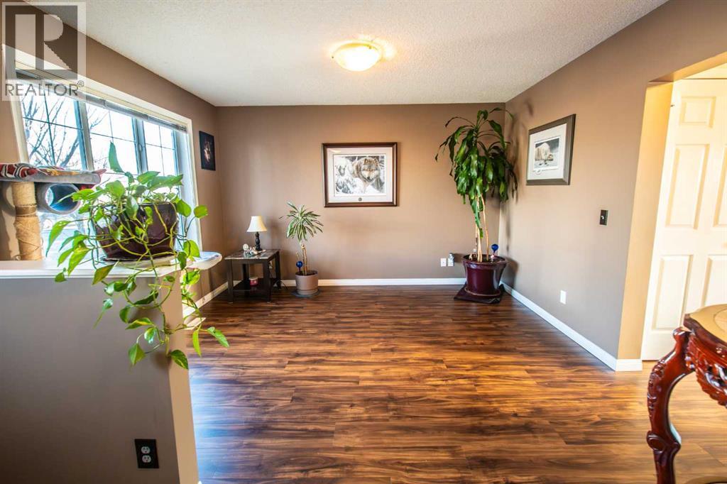 11 Saddlebrook Mews Ne, Calgary, Alberta  T3J 0B3 - Photo 6 - A2279158