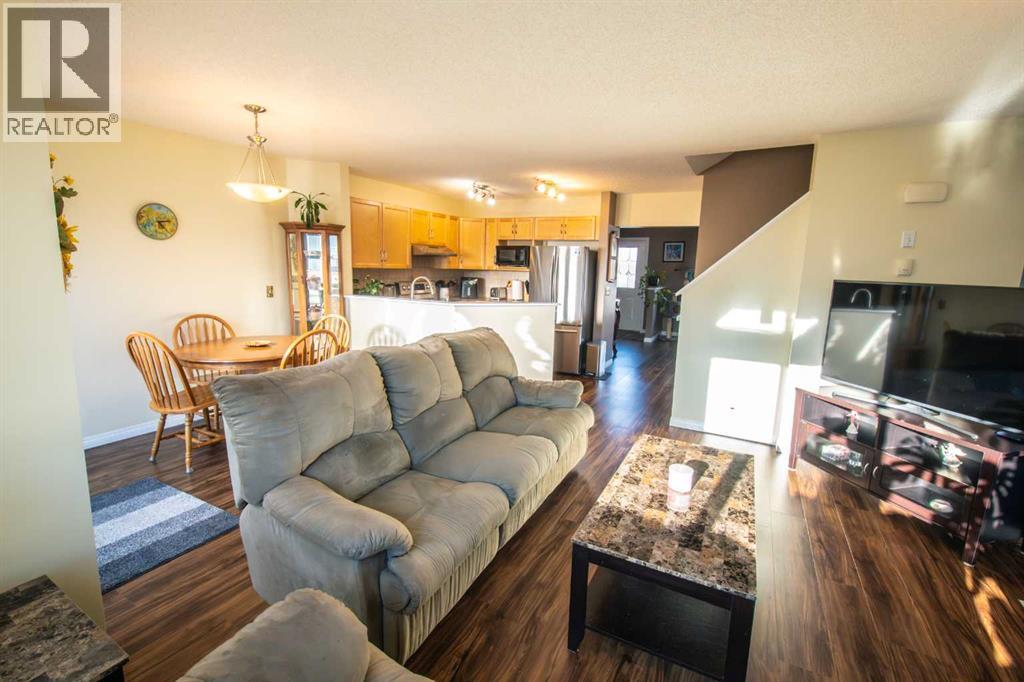 11 Saddlebrook Mews Ne, Calgary, Alberta  T3J 0B3 - Photo 10 - A2279158