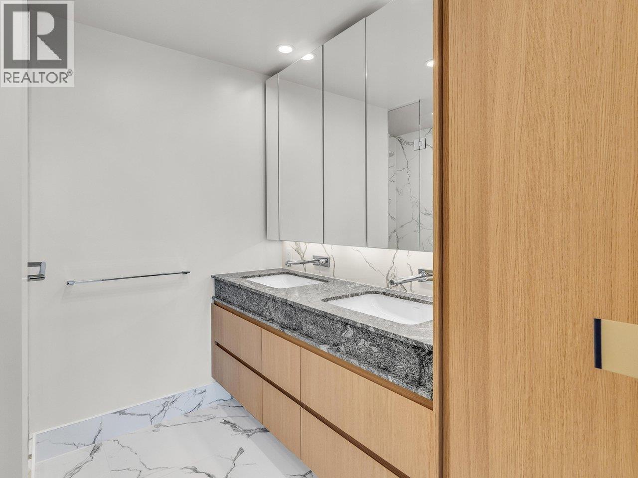 307 3668 W 10th Avenue, Vancouver, British Columbia  V6R 2G3 - Photo 17 - R3093145