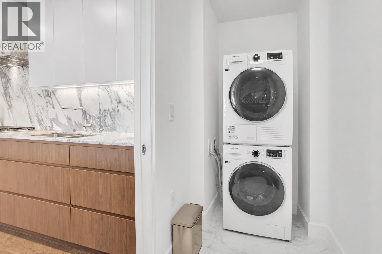 307 3668 W 10th Avenue, Vancouver, British Columbia  V6R 2G3 - Photo 5 - R3093145