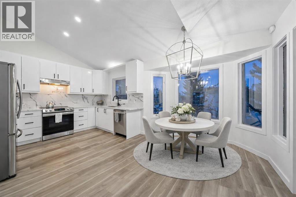 16 Sandringham Close NW, Calgary, Alberta  T3K 3W8 - Photo 7 - A2286563