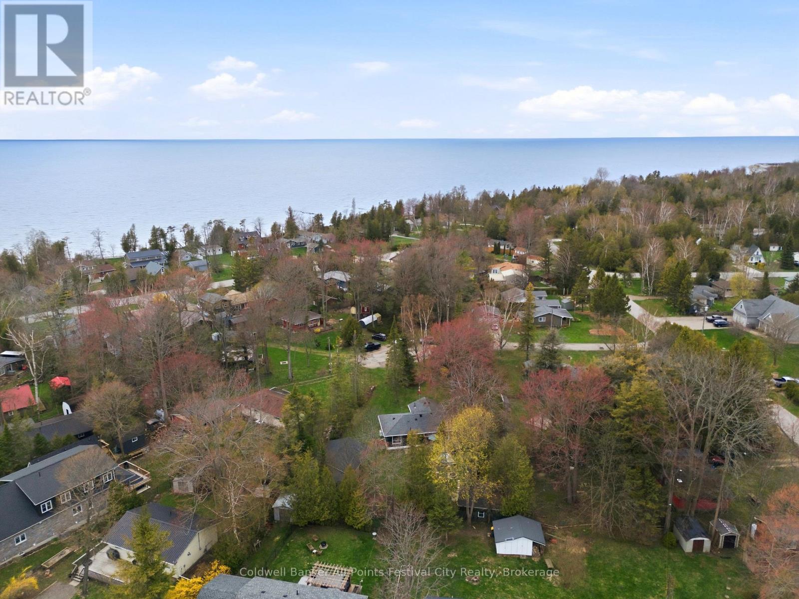 702 Yosacha Place, Huron-Kinloss, Ontario  N2Z 2X3 - Photo 4 - X13078156