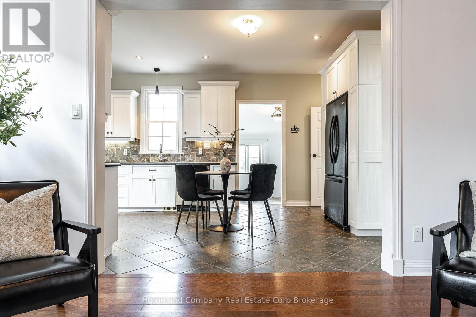 94 Milton Street, Stratford, Ontario  N5A 3V1 - Photo 11 - X13078232