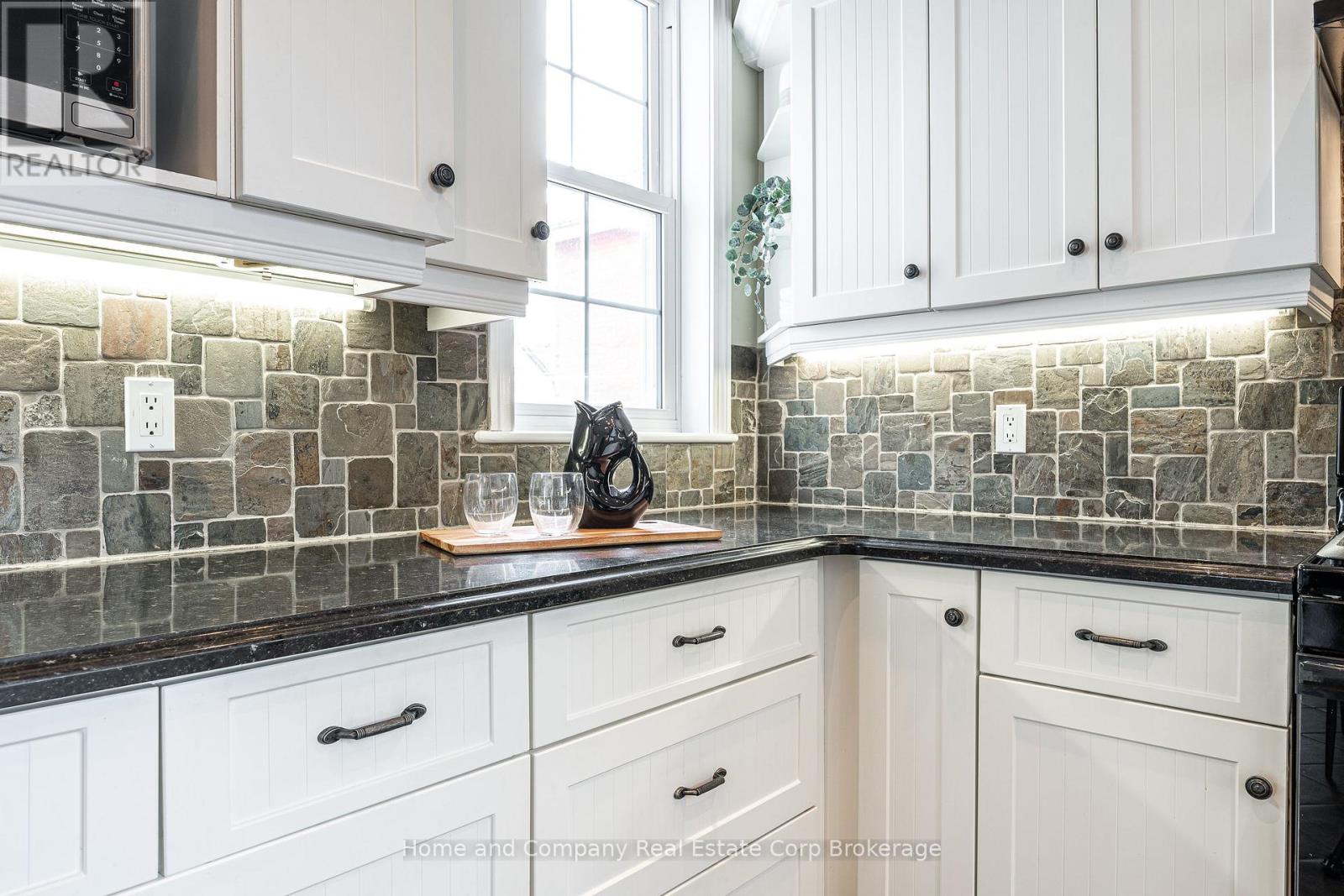 94 Milton Street, Stratford, Ontario  N5A 3V1 - Photo 13 - X13078232