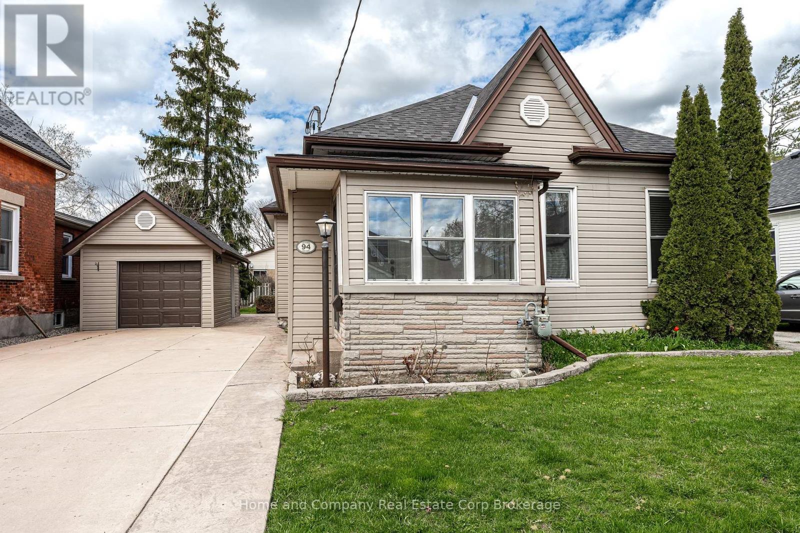 94 Milton Street, Stratford, Ontario  N5A 3V1 - Photo 2 - X13078232