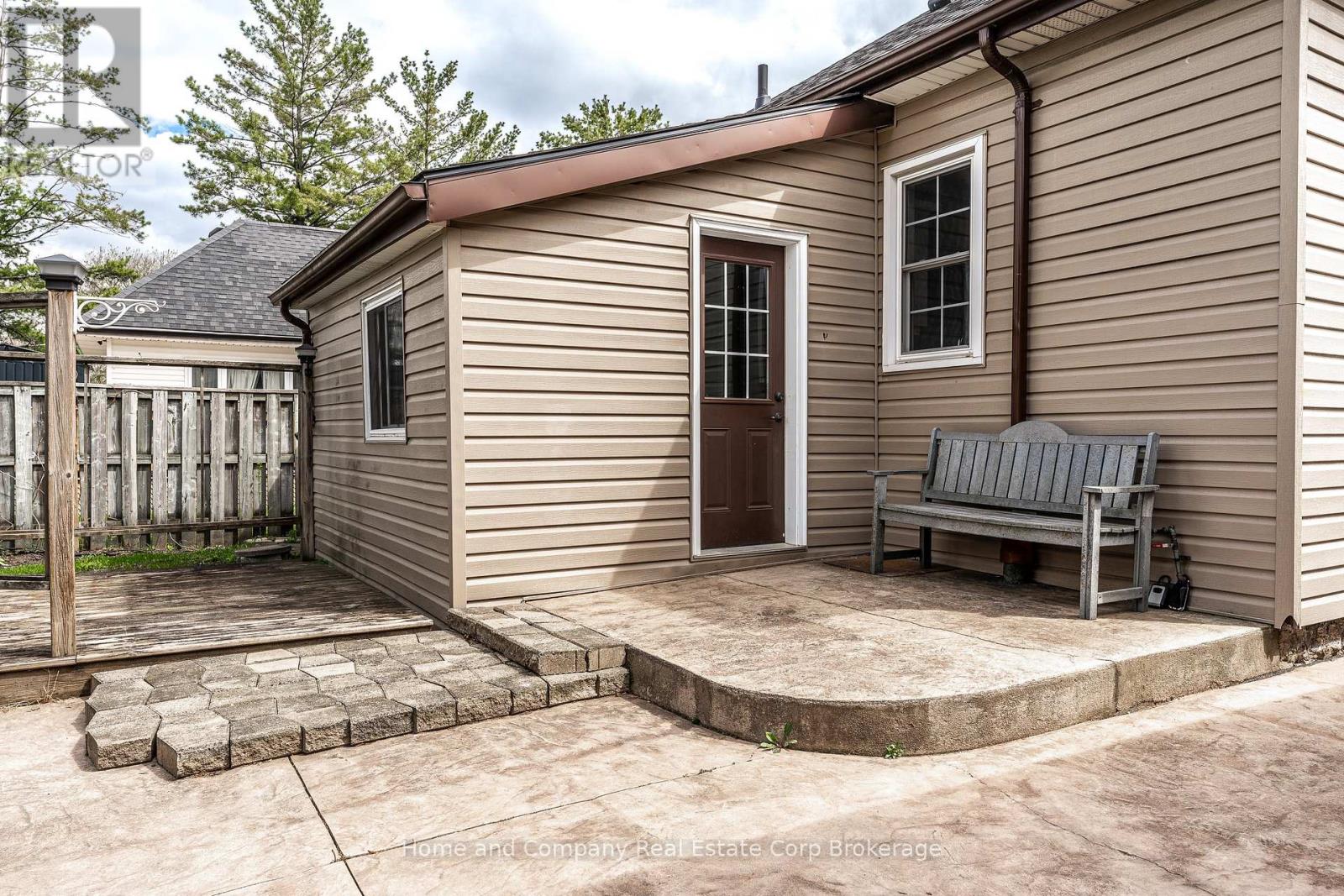 94 Milton Street, Stratford, Ontario  N5A 3V1 - Photo 30 - X13078232