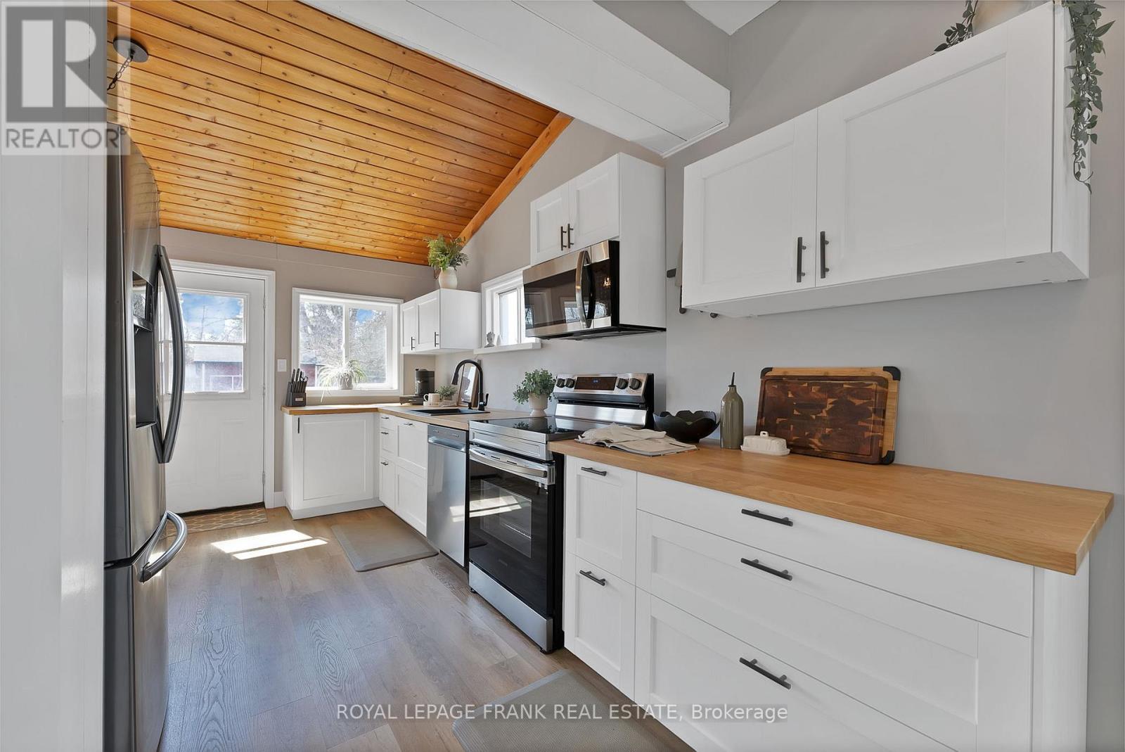 916 Highway 7, Kawartha Lakes, Ontario  K0M 2M0 - Photo 15 - X13078134
