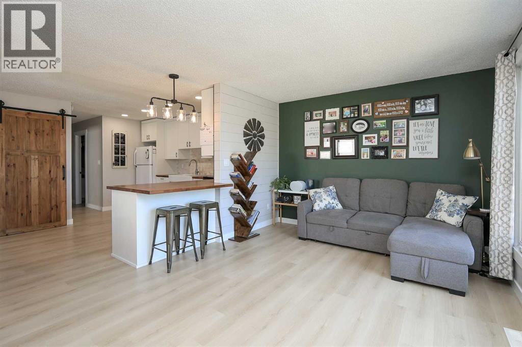 251 Overdown Drive, Red Deer, Alberta  T4P 1W7 - Photo 3 - A2307183