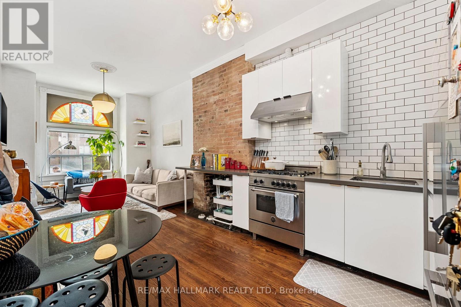 261 Ossington Avenue, Toronto, Ontario  M6J 3A1 - Photo 2 - C13078170