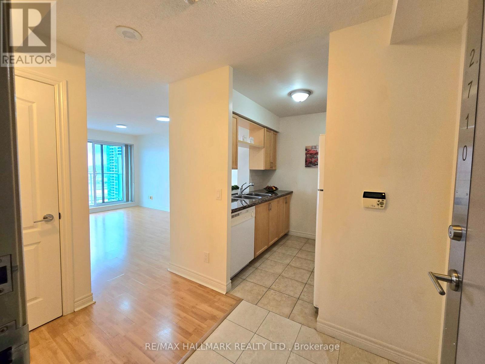 2710 - 60 Town Centre Court, Toronto, Ontario  M1P 0B1 - Photo 4 - E13078238