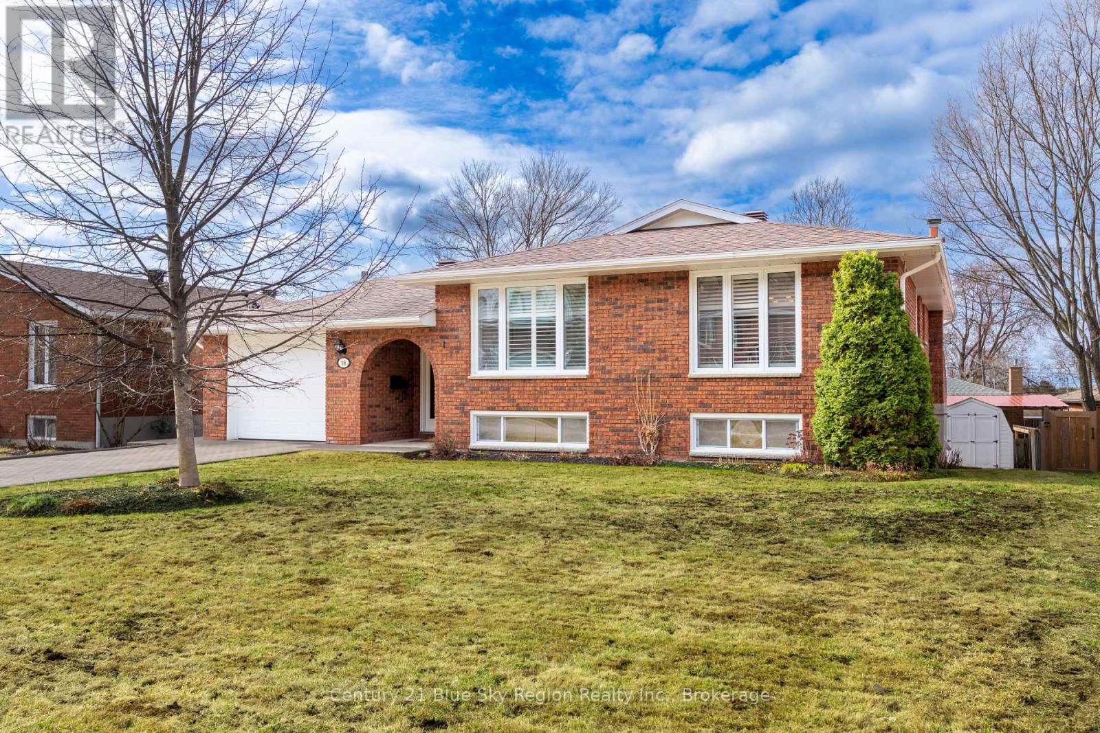 18 Riddle Court, North Bay, Ontario  P1B 8S6 - Photo 2 - X13078116