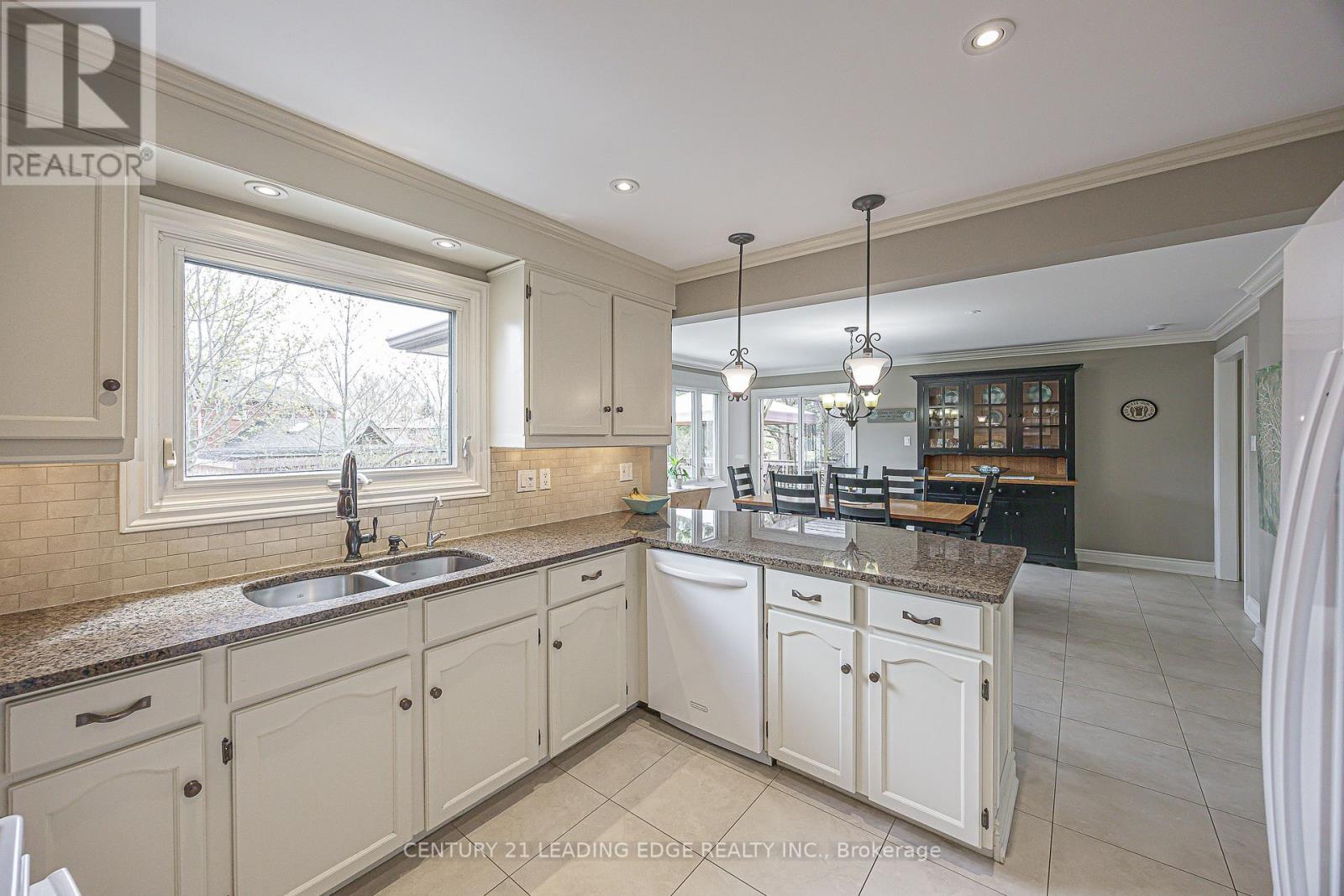 250 Hemlock Drive, Whitchurch-Stouffville, Ontario  L4A 5A5 - Photo 11 - N13078200