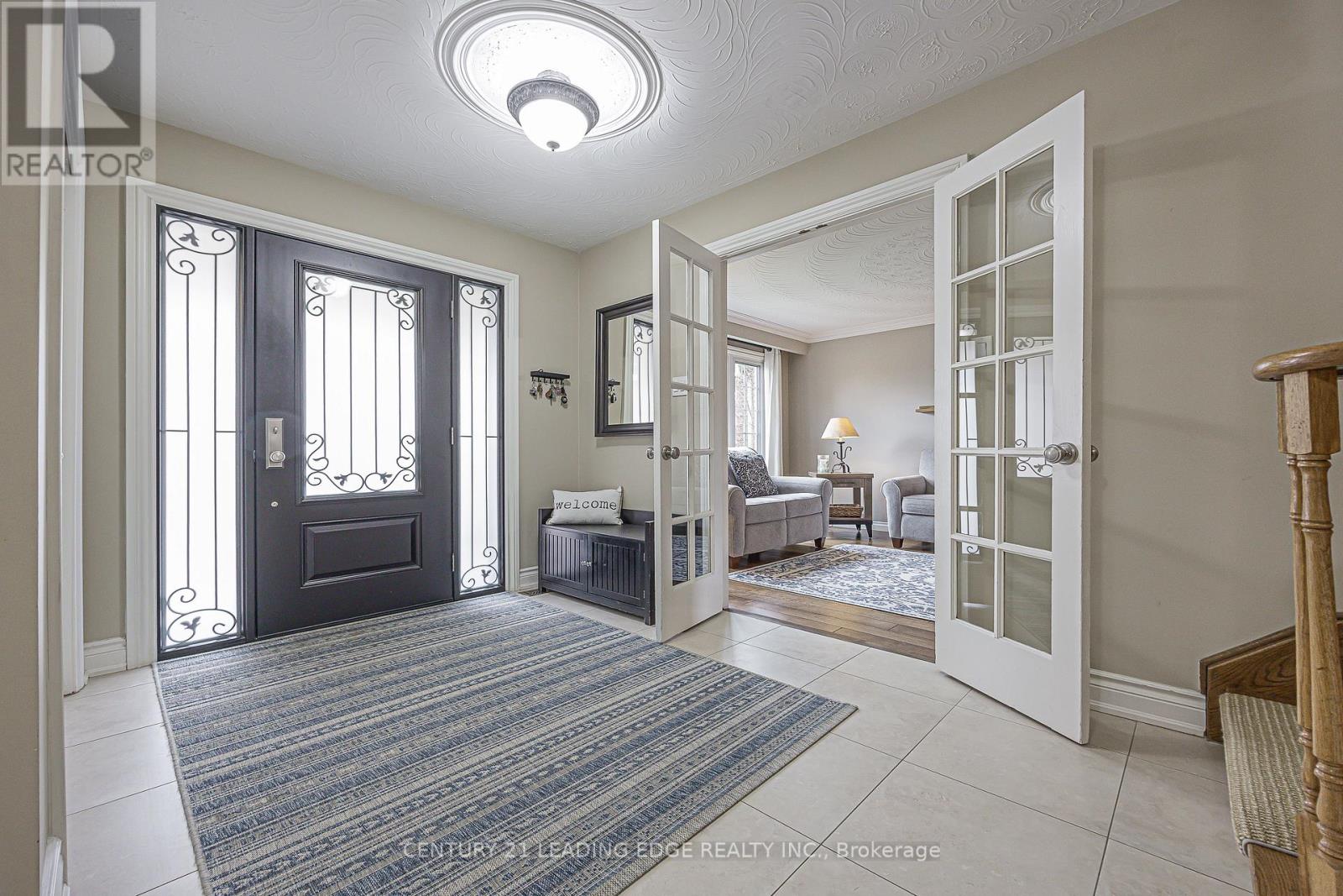 250 Hemlock Drive, Whitchurch-Stouffville, Ontario  L4A 5A5 - Photo 2 - N13078200