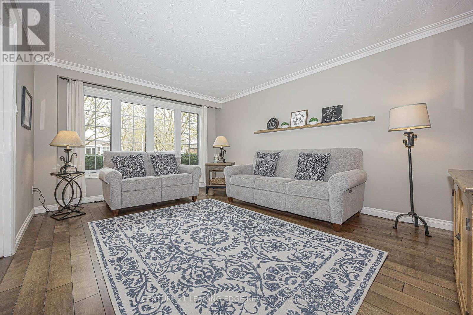 250 Hemlock Drive, Whitchurch-Stouffville, Ontario  L4A 5A5 - Photo 5 - N13078200