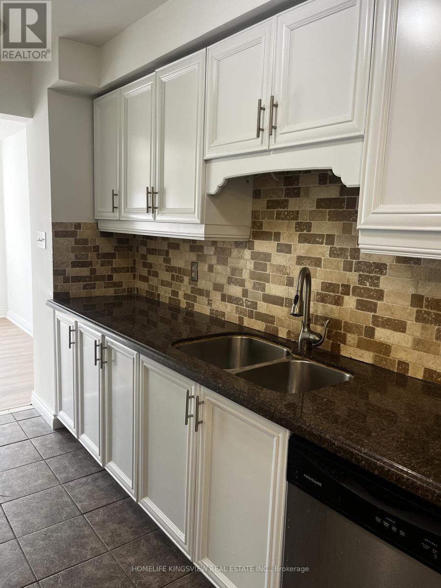 79 Cashel Court, Aurora, Ontario  L4G 6R8 - Photo 6 - N13078210