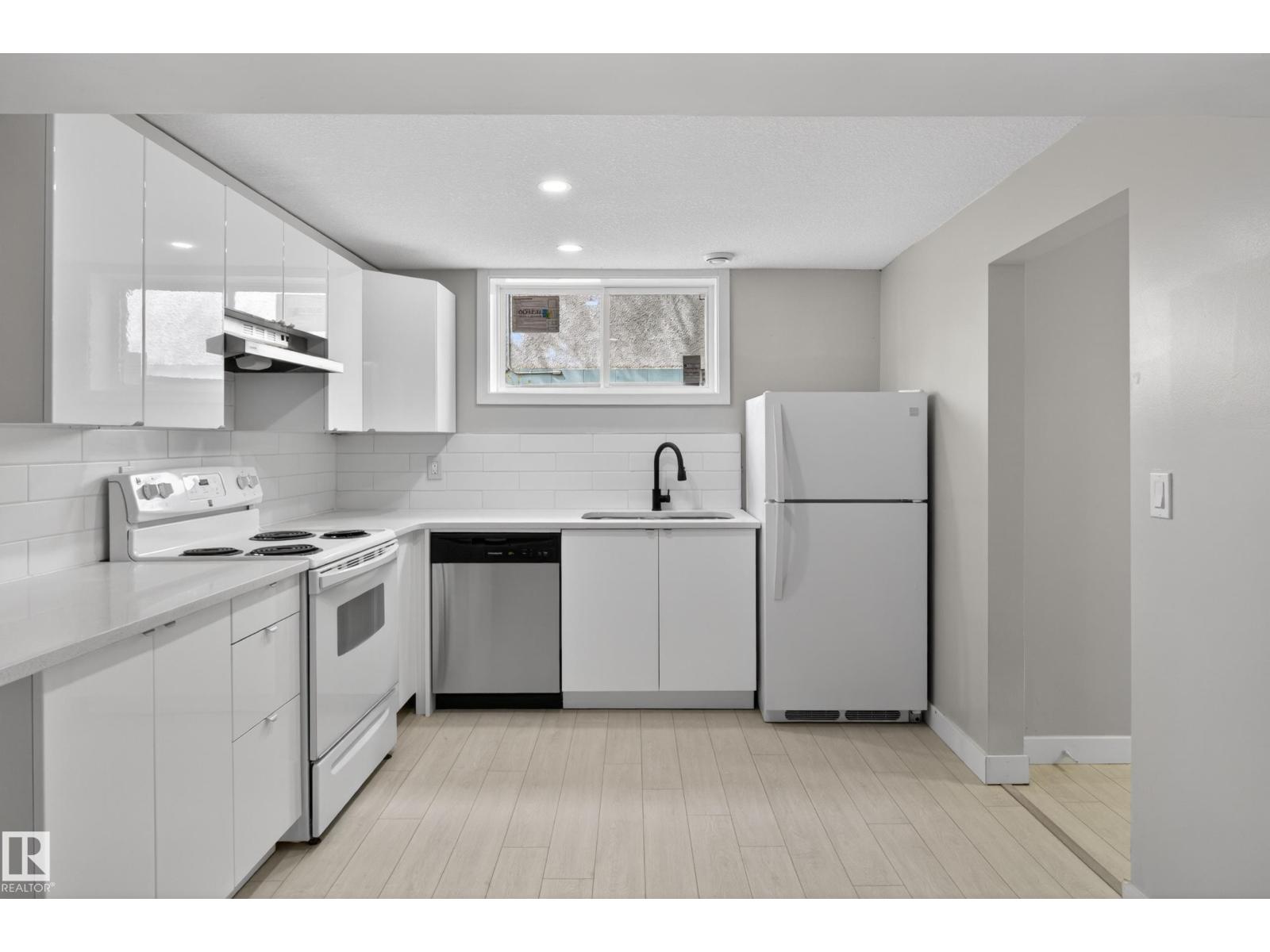 8722 112 Av NW, Edmonton, Alberta  T5B 0G6 - Photo 32 - E4485582