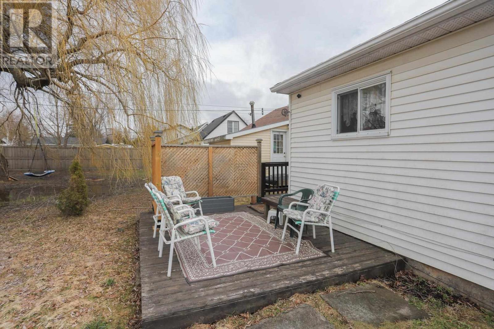 16 Montgomery Ave, Sault Ste. Marie, Ontario  P6B 1M5 - Photo 27 - SM260859