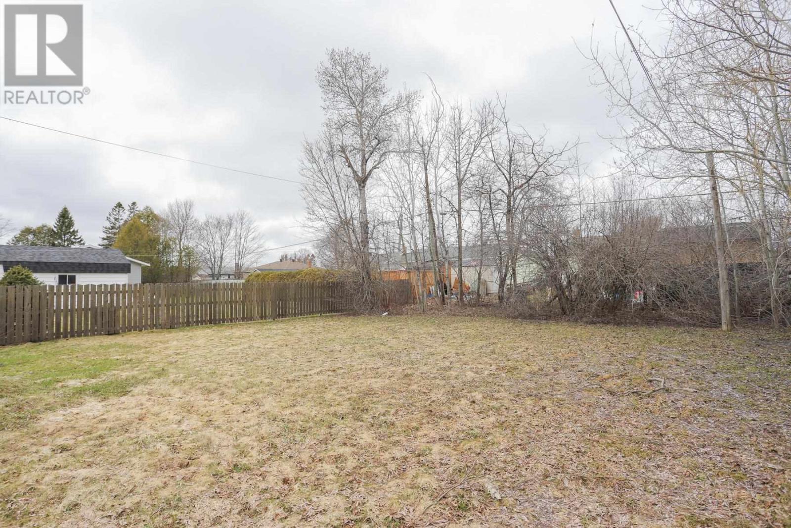 16 Montgomery Ave, Sault Ste. Marie, Ontario  P6B 1M5 - Photo 28 - SM260859