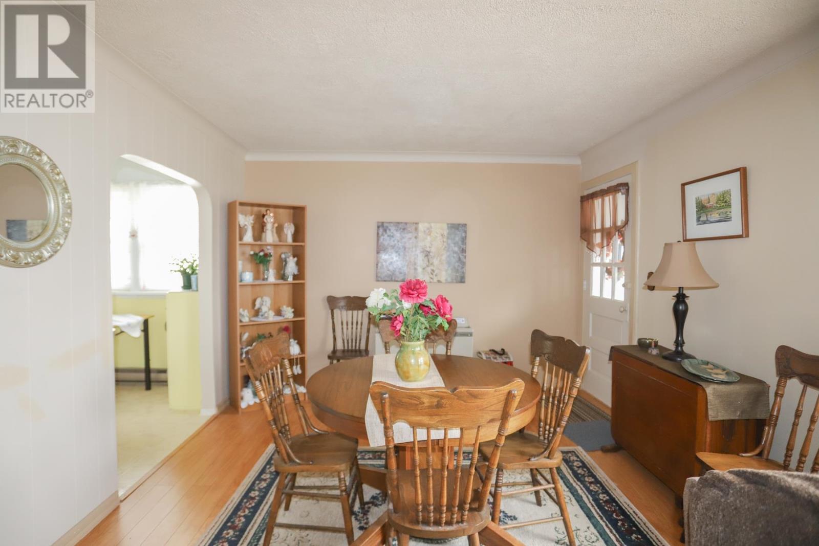 16 Montgomery Ave, Sault Ste. Marie, Ontario  P6B 1M5 - Photo 6 - SM260859
