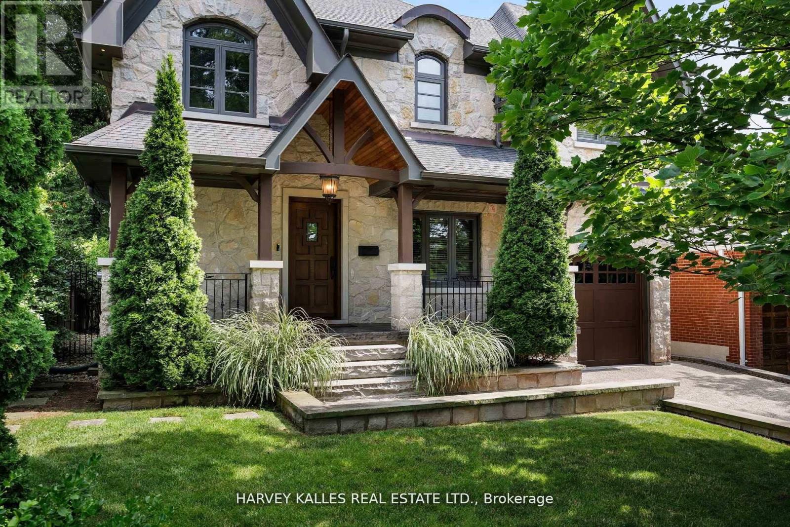 38 Westmount Park Road, Toronto, Ontario  M9P 1R6 - Photo 5 - W13078142