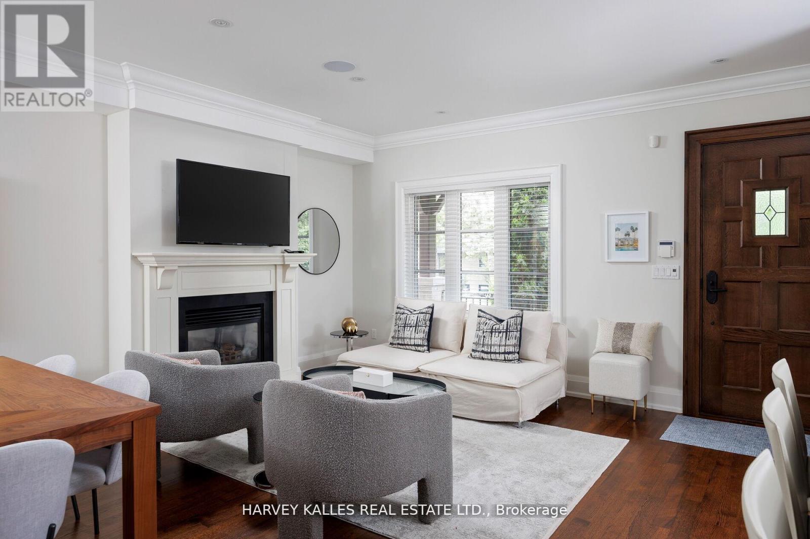 38 Westmount Park Road, Toronto, Ontario  M9P 1R6 - Photo 9 - W13078142