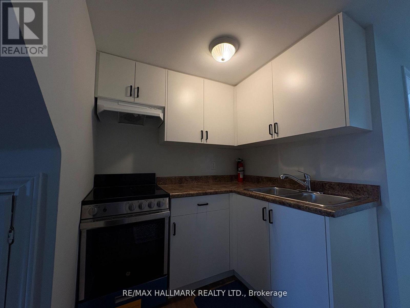 Lower - 70 Eileen Avenue, Toronto, Ontario  M6N 1V4 - Photo 10 - W13078146
