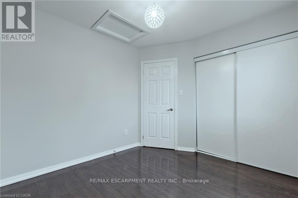 Main & Upper - 1005 Farmstead Drive, Milton, Ontario  L9T 8G2 - Photo 16 - W13078192