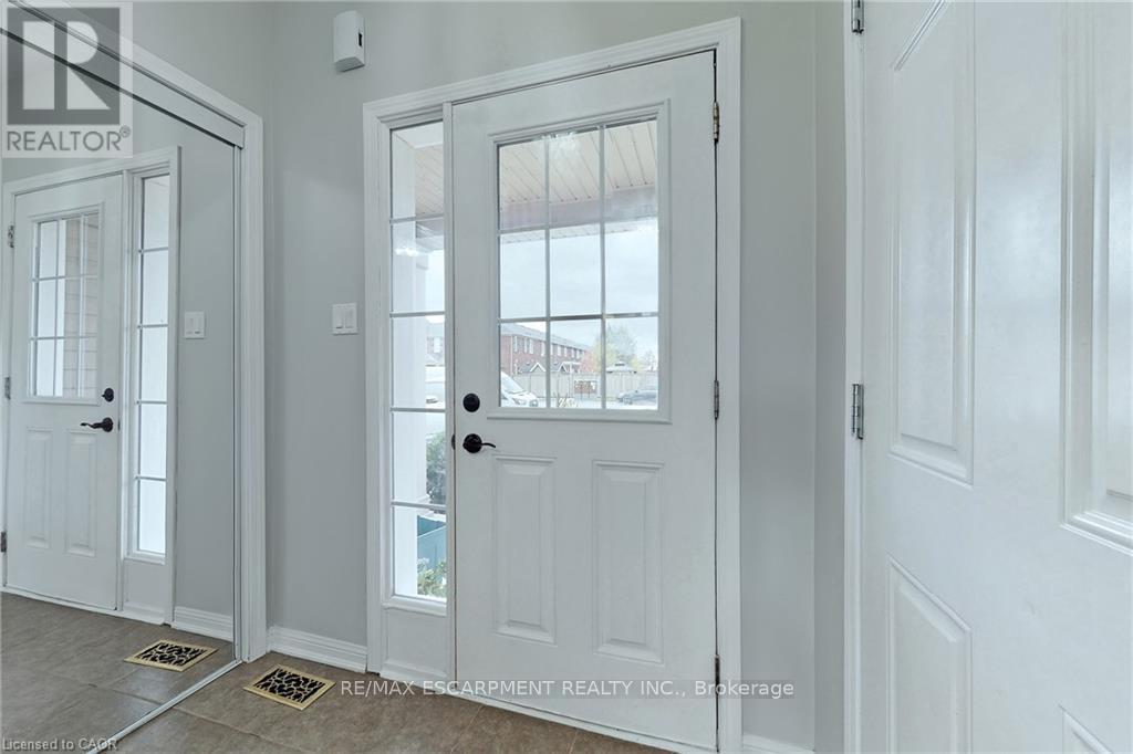Main & Upper - 1005 Farmstead Drive, Milton, Ontario  L9T 8G2 - Photo 2 - W13078192