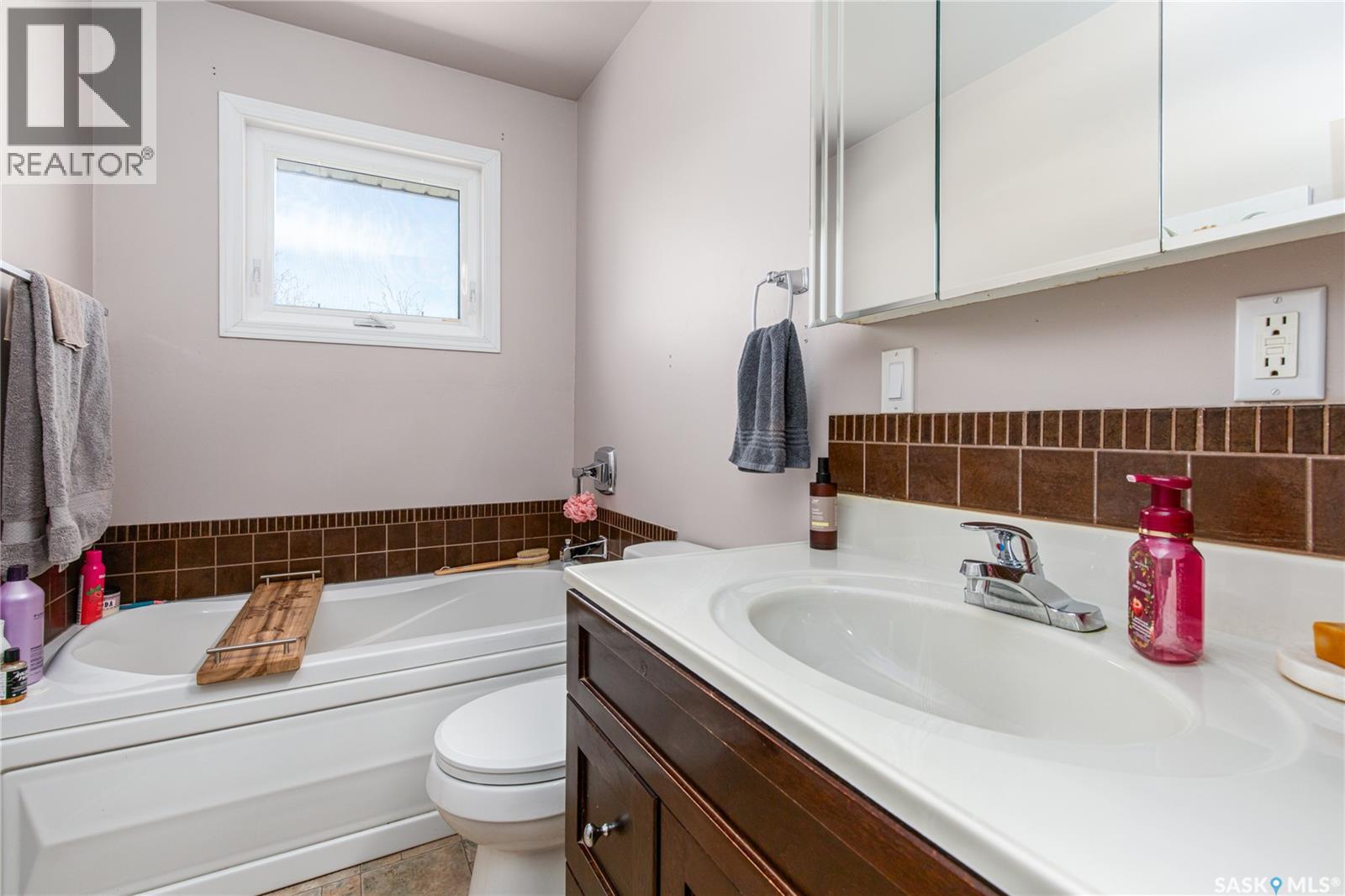 1267 Maybery Crescent, Moose Jaw, Saskatchewan  S6H 6X7 - Photo 19 - SK034761