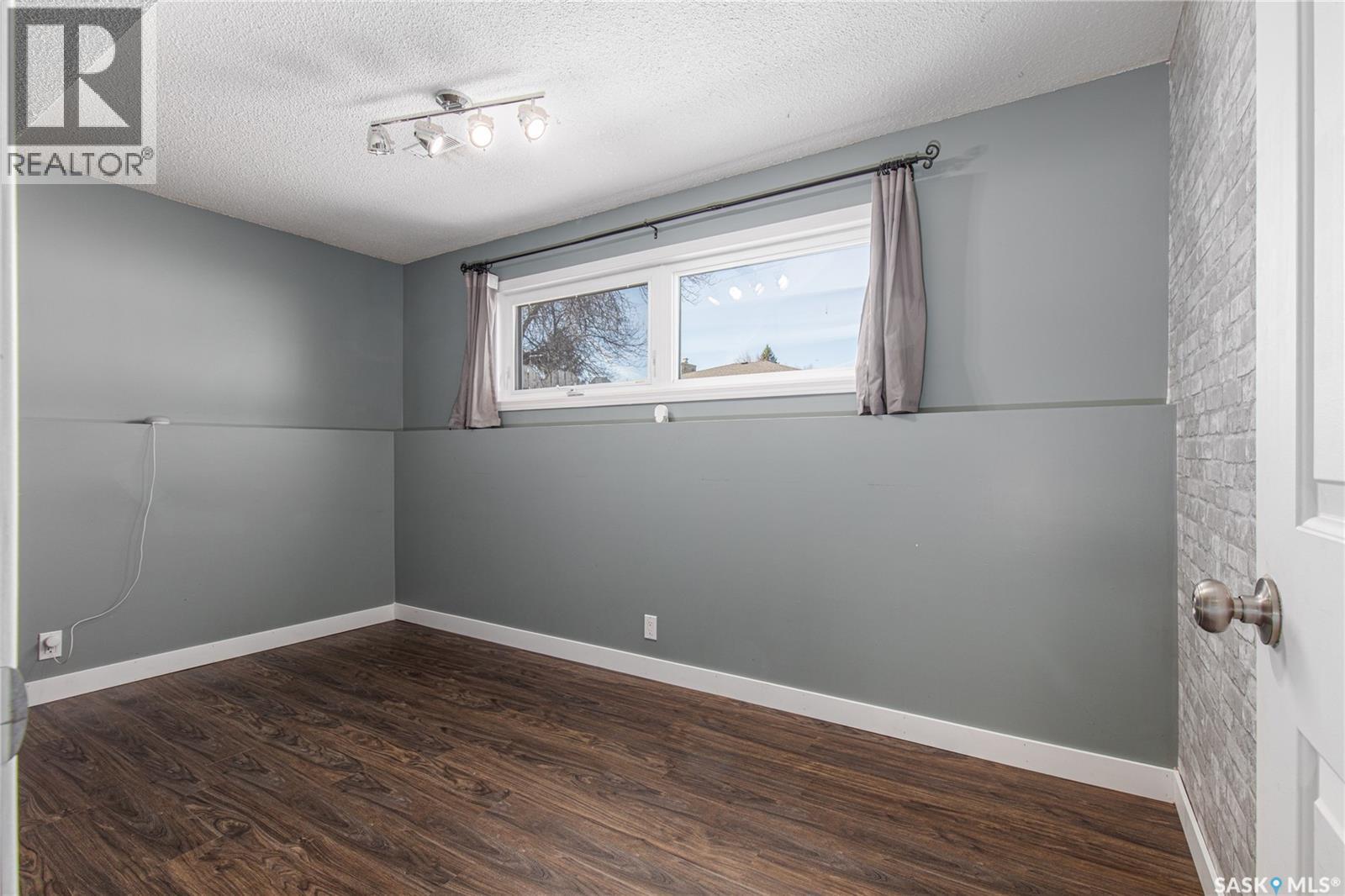 1267 Maybery Crescent, Moose Jaw, Saskatchewan  S6H 6X7 - Photo 34 - SK034761