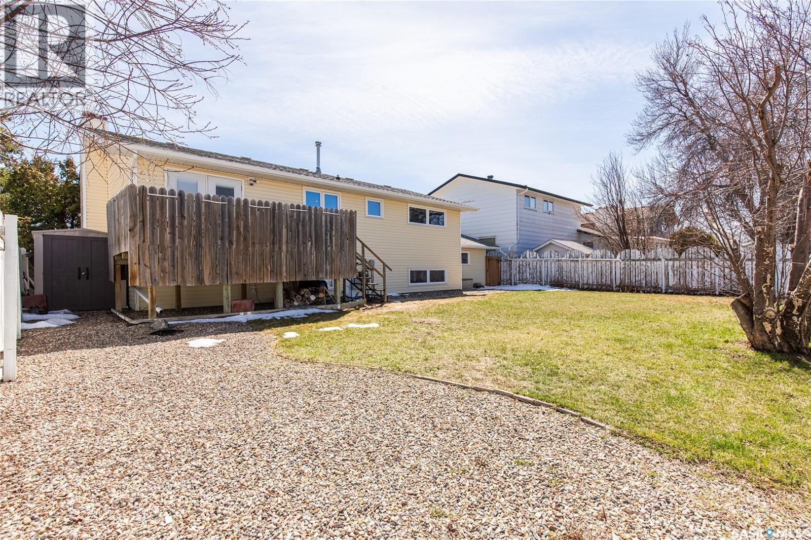 1267 Maybery Crescent, Moose Jaw, Saskatchewan  S6H 6X7 - Photo 41 - SK034761