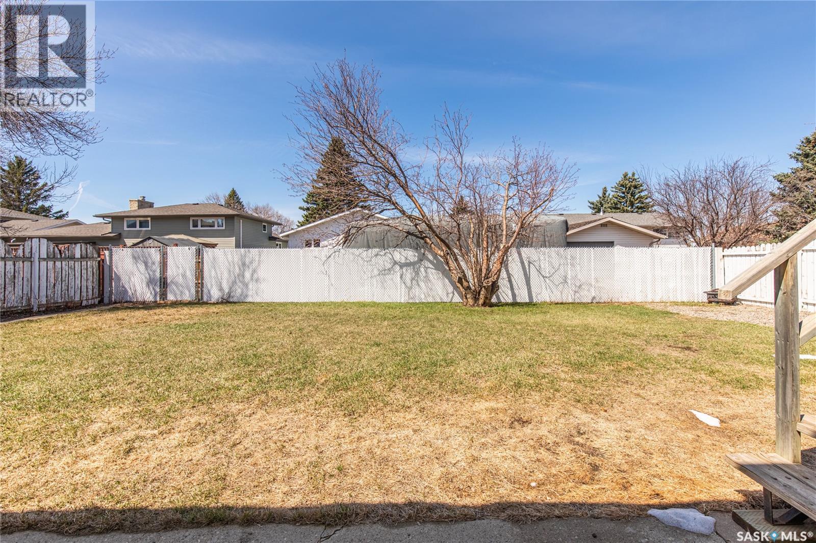 1267 Maybery Crescent, Moose Jaw, Saskatchewan  S6H 6X7 - Photo 44 - SK034761