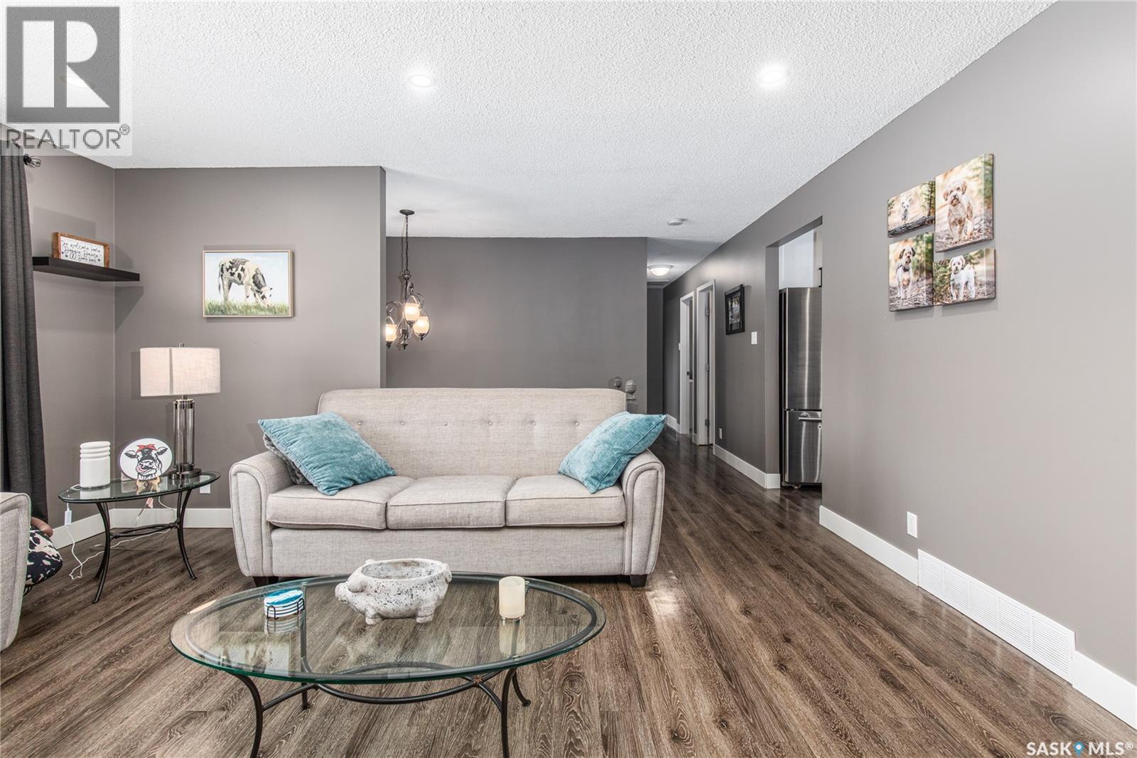 1267 Maybery Crescent, Moose Jaw, Saskatchewan  S6H 6X7 - Photo 7 - SK034761