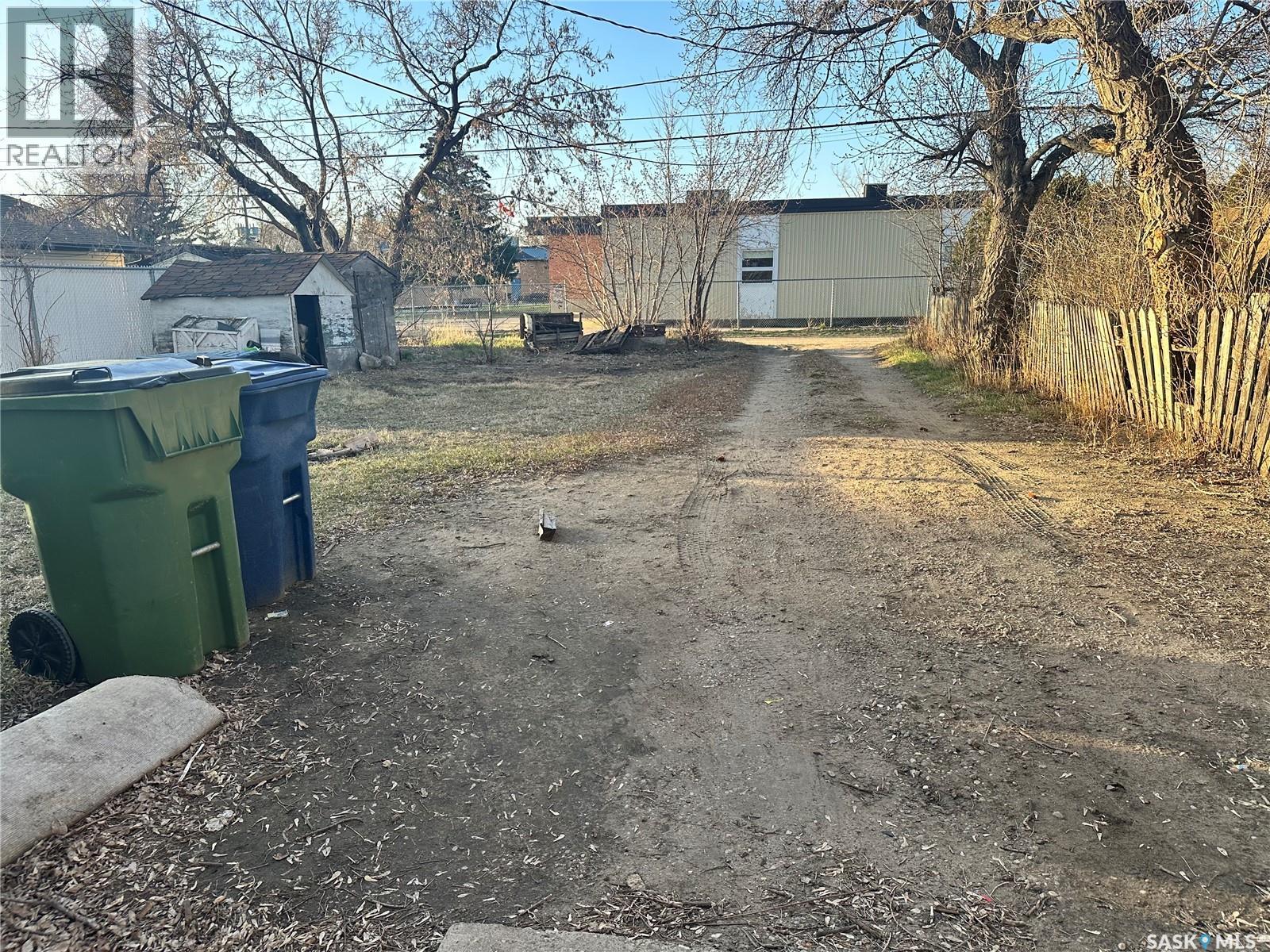1050 Vaughan Street, Moose Jaw, Saskatchewan  S6H 5P2 - Photo 12 - SK034755