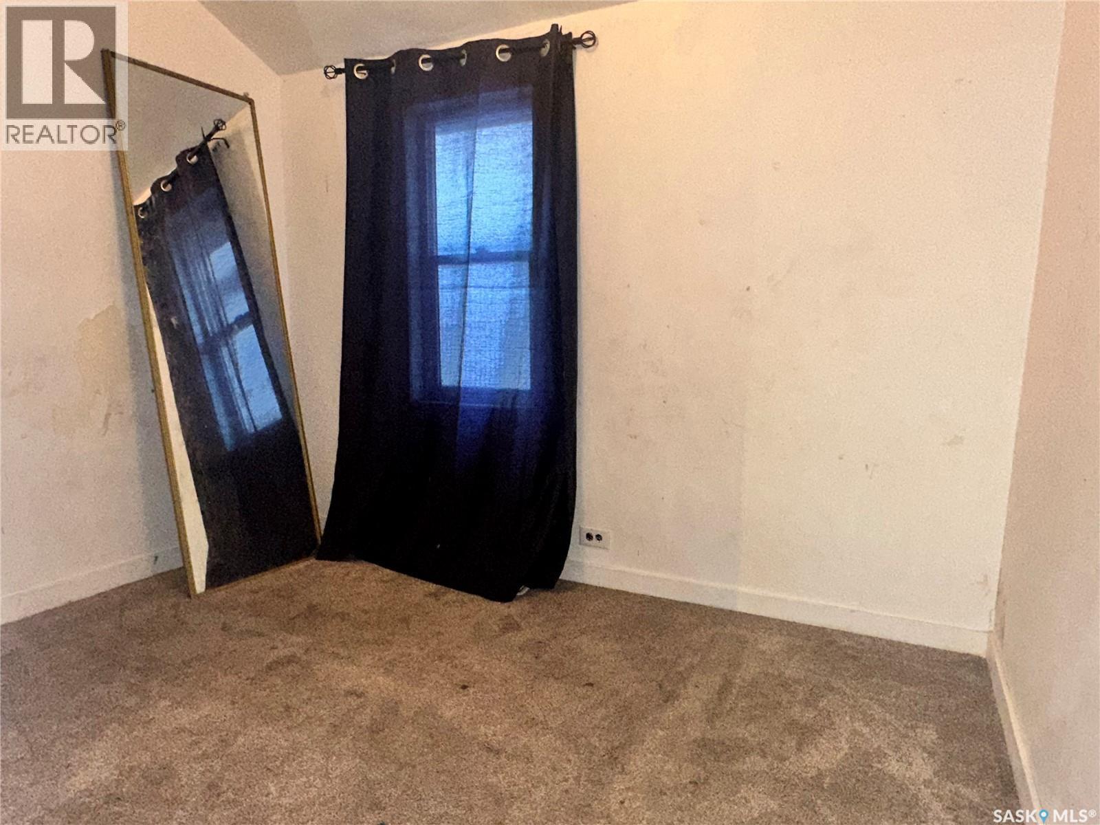 1050 Vaughan Street, Moose Jaw, Saskatchewan  S6H 5P2 - Photo 6 - SK034755