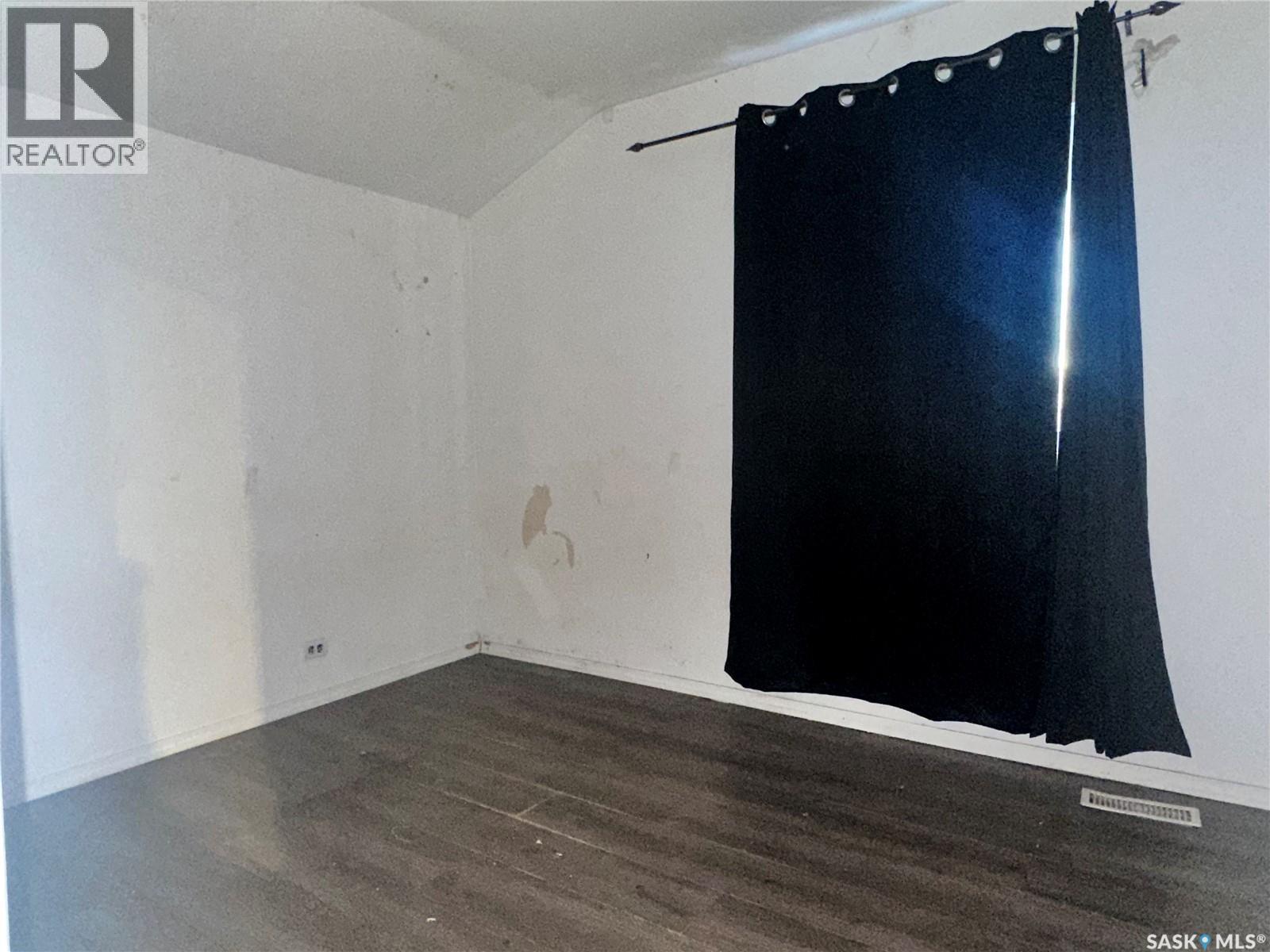 1050 Vaughan Street, Moose Jaw, Saskatchewan  S6H 5P2 - Photo 7 - SK034755