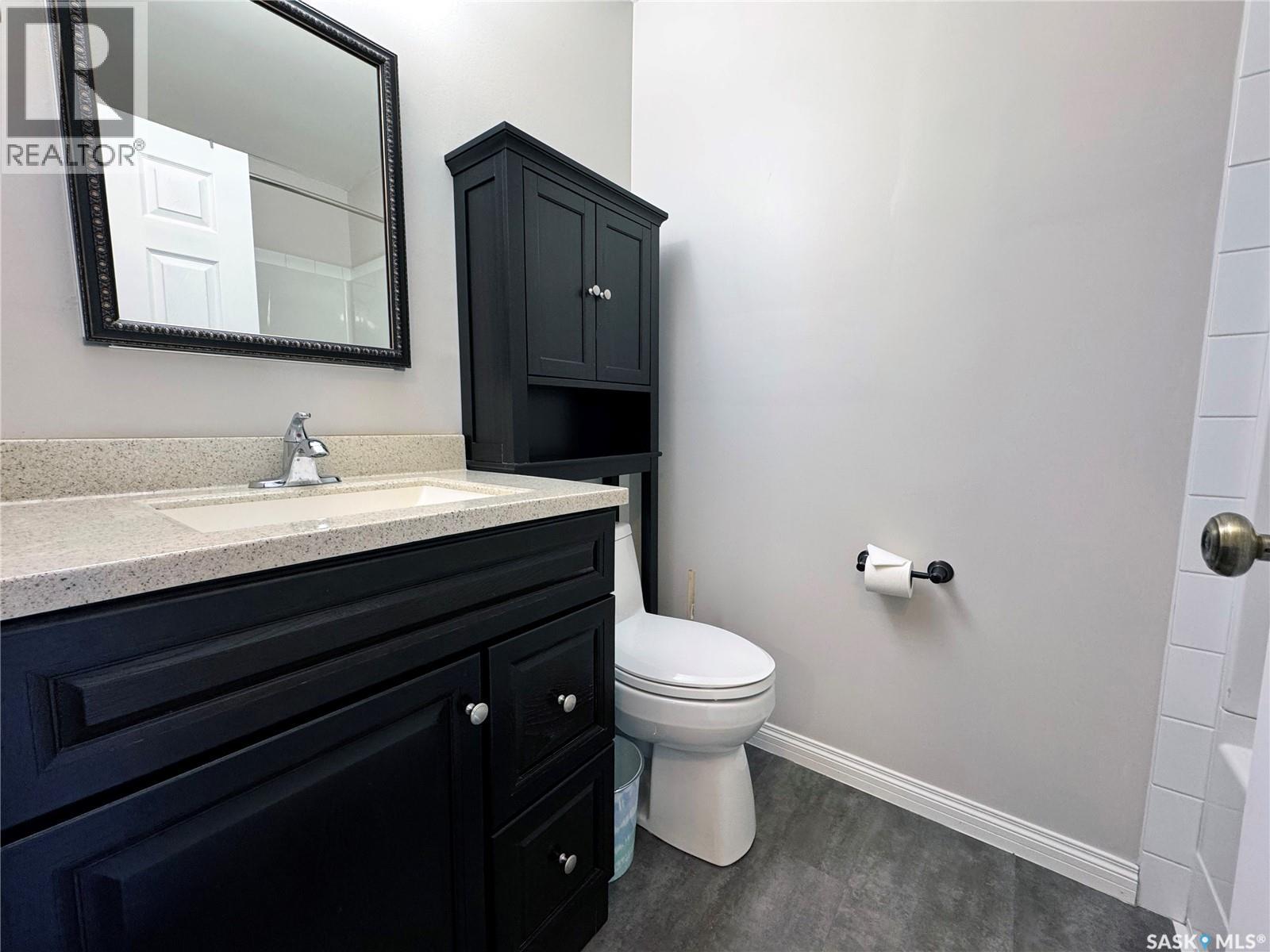 91 Mackenzie Way, Regina, Saskatchewan  S4N 5M8 - Photo 18 - SK034737