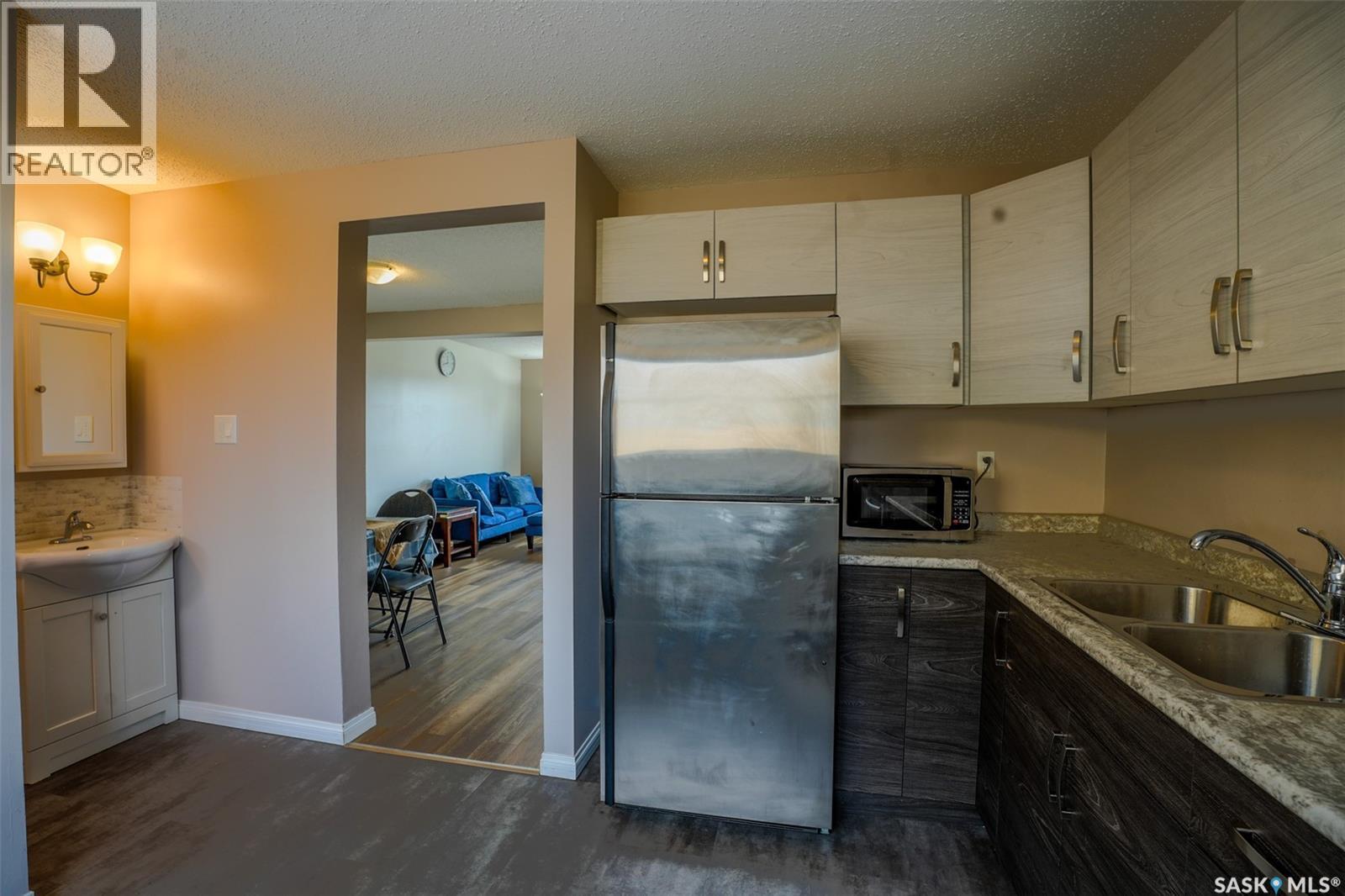 91 Mackenzie Way, Regina, Saskatchewan  S4N 5M8 - Photo 7 - SK034737
