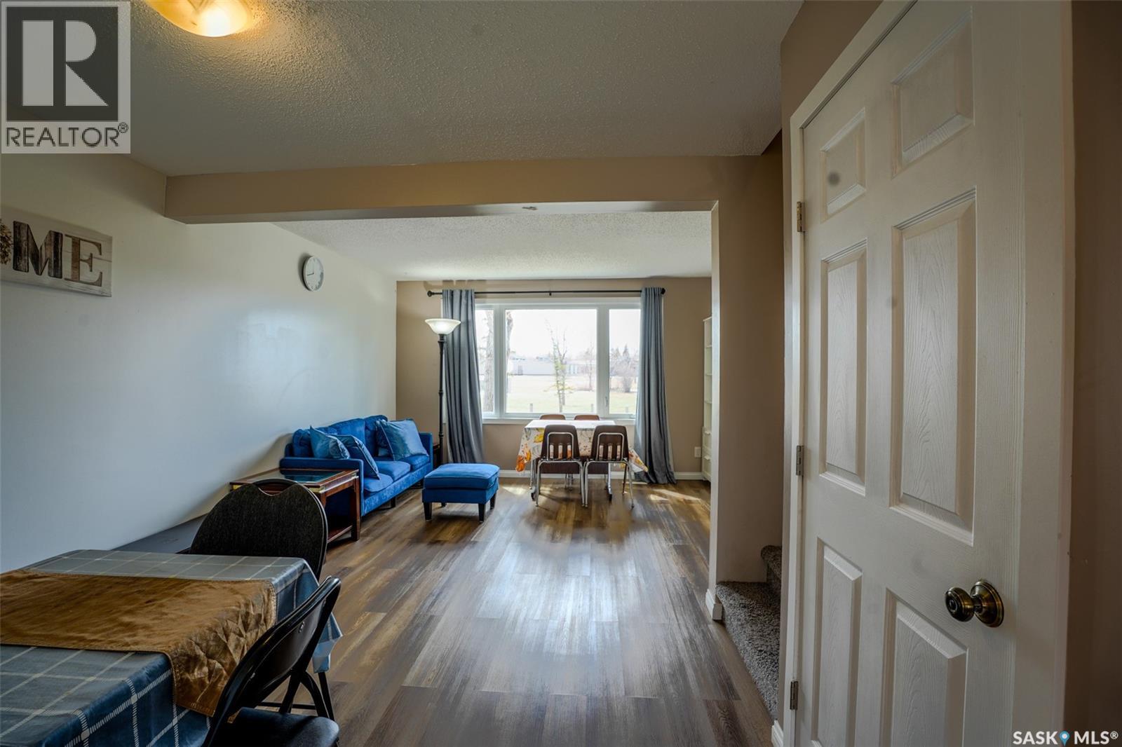 91 Mackenzie Way, Regina, Saskatchewan  S4N 5M8 - Photo 8 - SK034737
