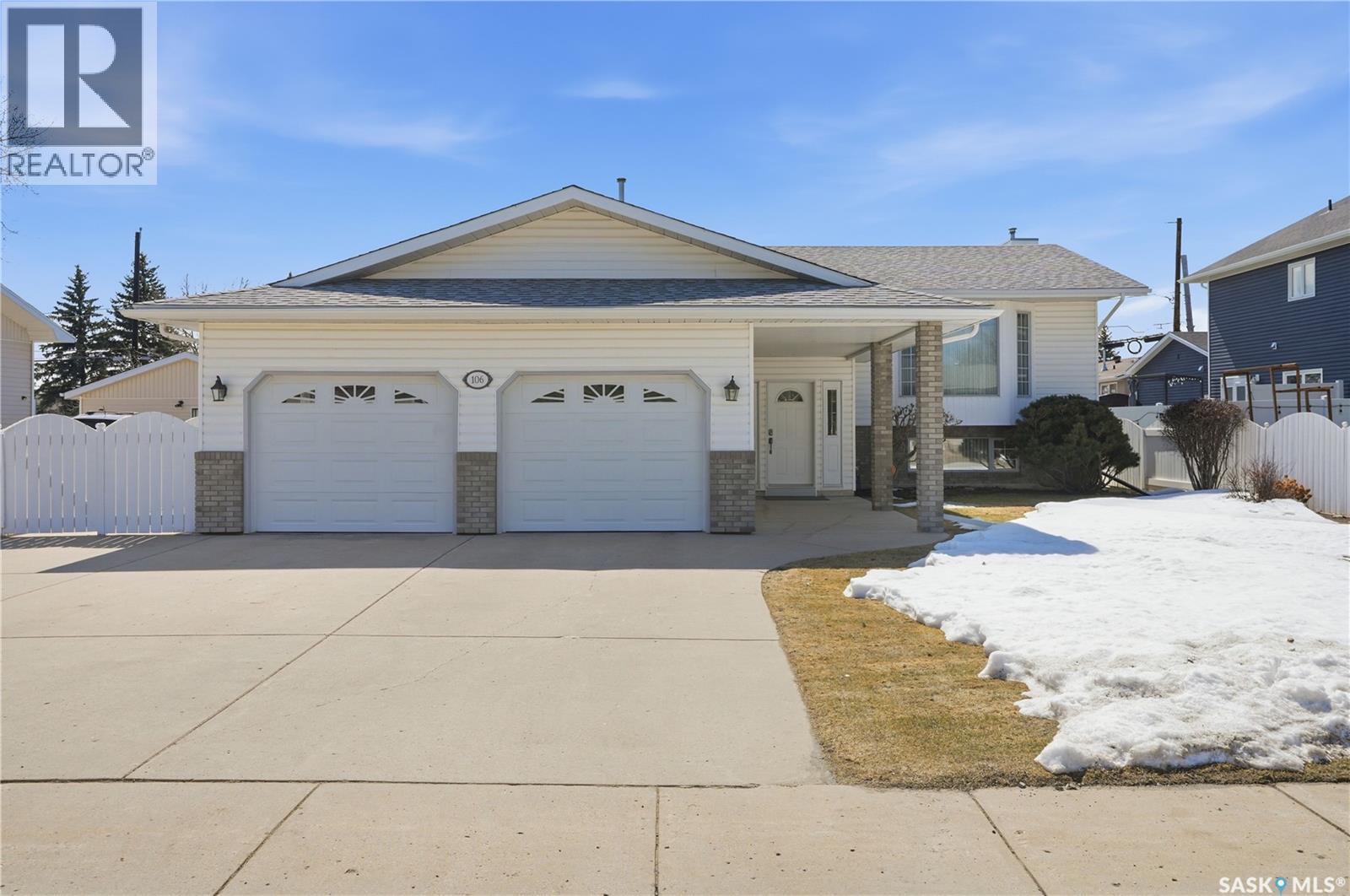 106 3rd STREET S, martensville, Saskatchewan