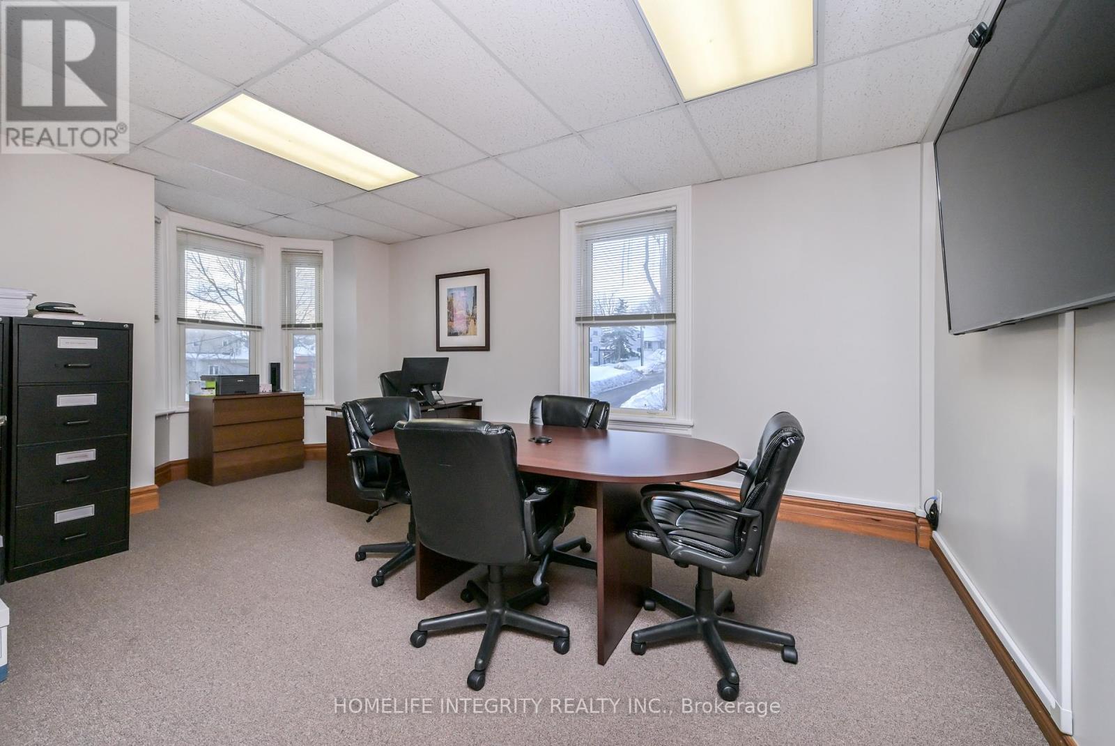 25 Berczy Street, Barrie, Ontario  L4M 3P6 - Photo 19 - S12785286