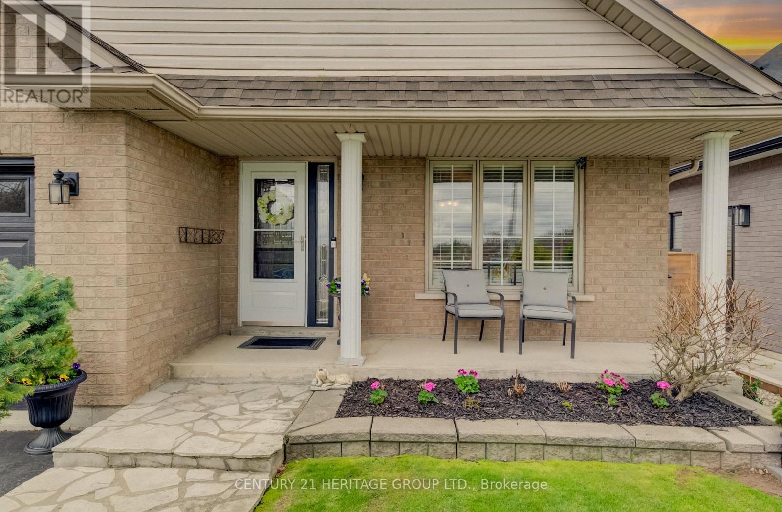 546 Jerseyville Road W, Hamilton, Ontario  L9G 3L5 - Photo 2 - X13078236