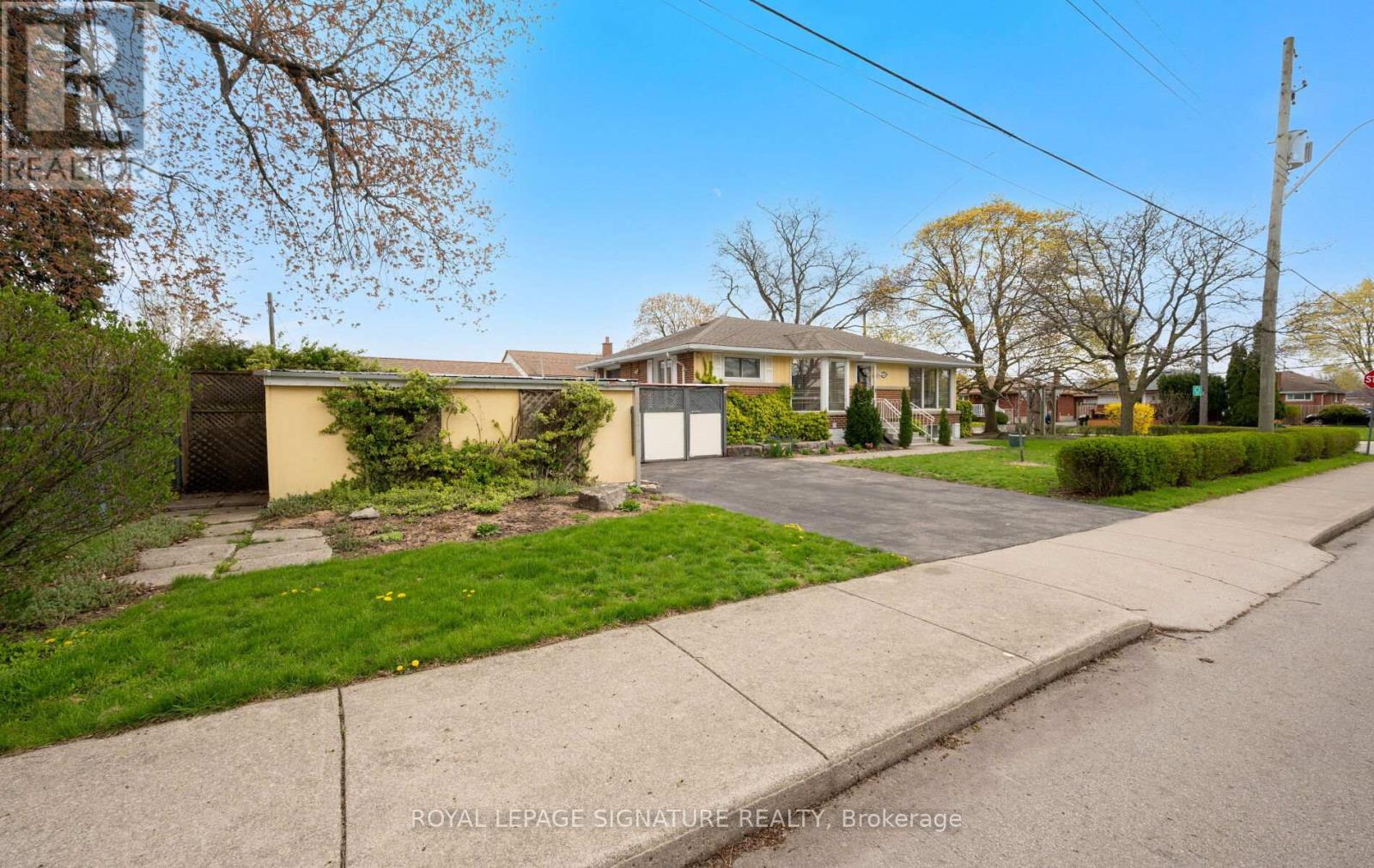 71 GRENADIER DRIVE, Hamilton, Ontario